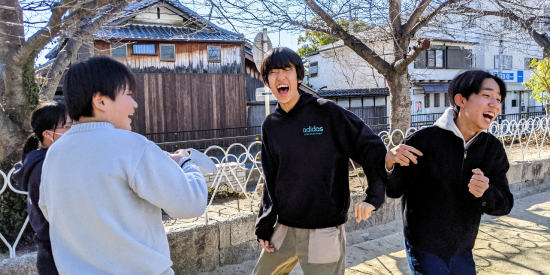竹を切って…
