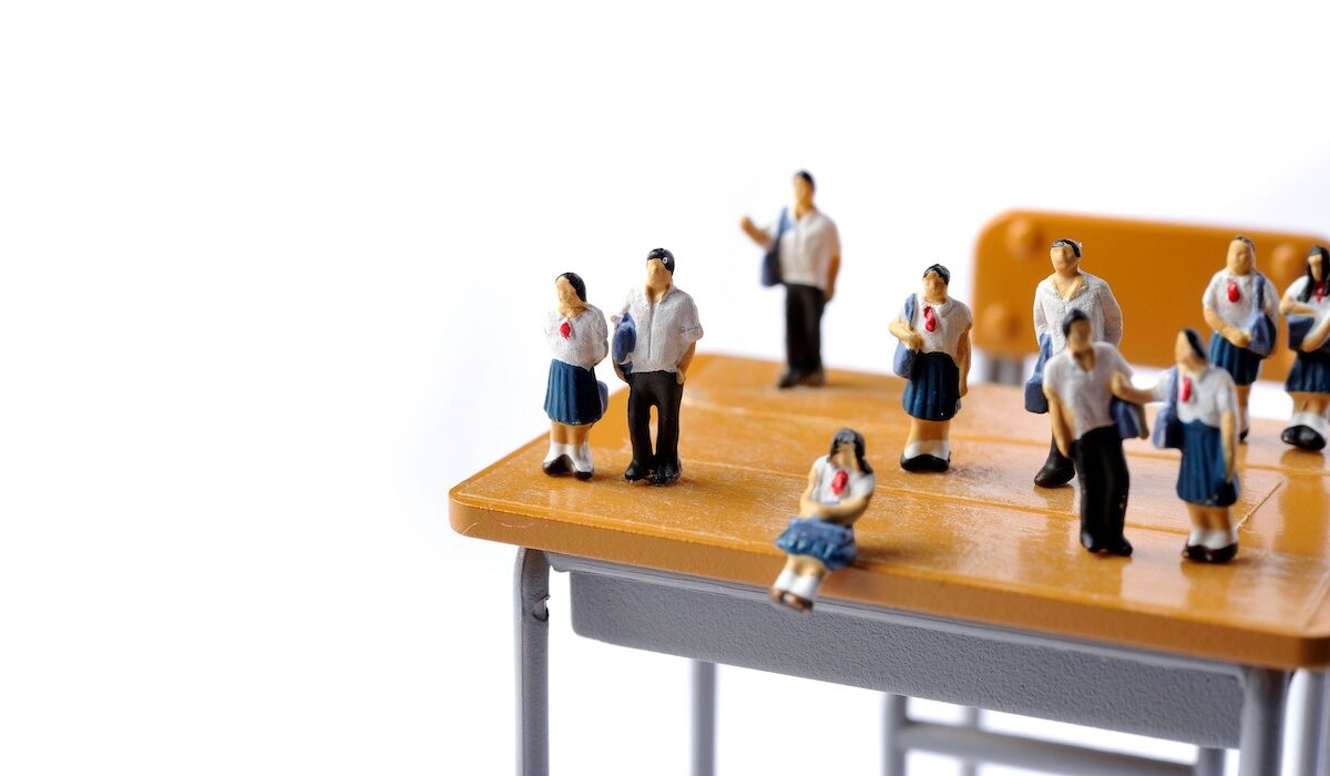 いじめが起こる原因は？